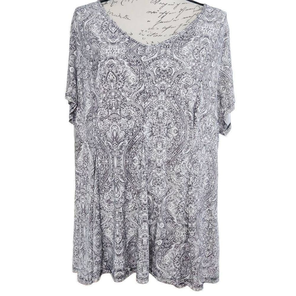 Roz & Ali Woman's Size 2X White Black Paisley Print V-Neck Blouse